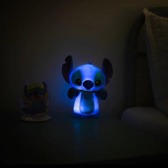 ❤️ Disney’s Lilo & Stitch Mood Light New in Box - Picture 2 of 6